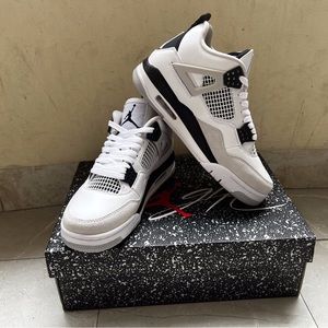 New Jordan 4 Retro “Mid Military Black”